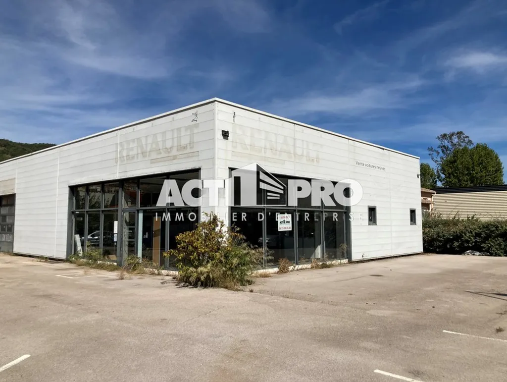 Local d'activité à vendre de 450 m² avec atelier et showroom à Amélie-les-Bains