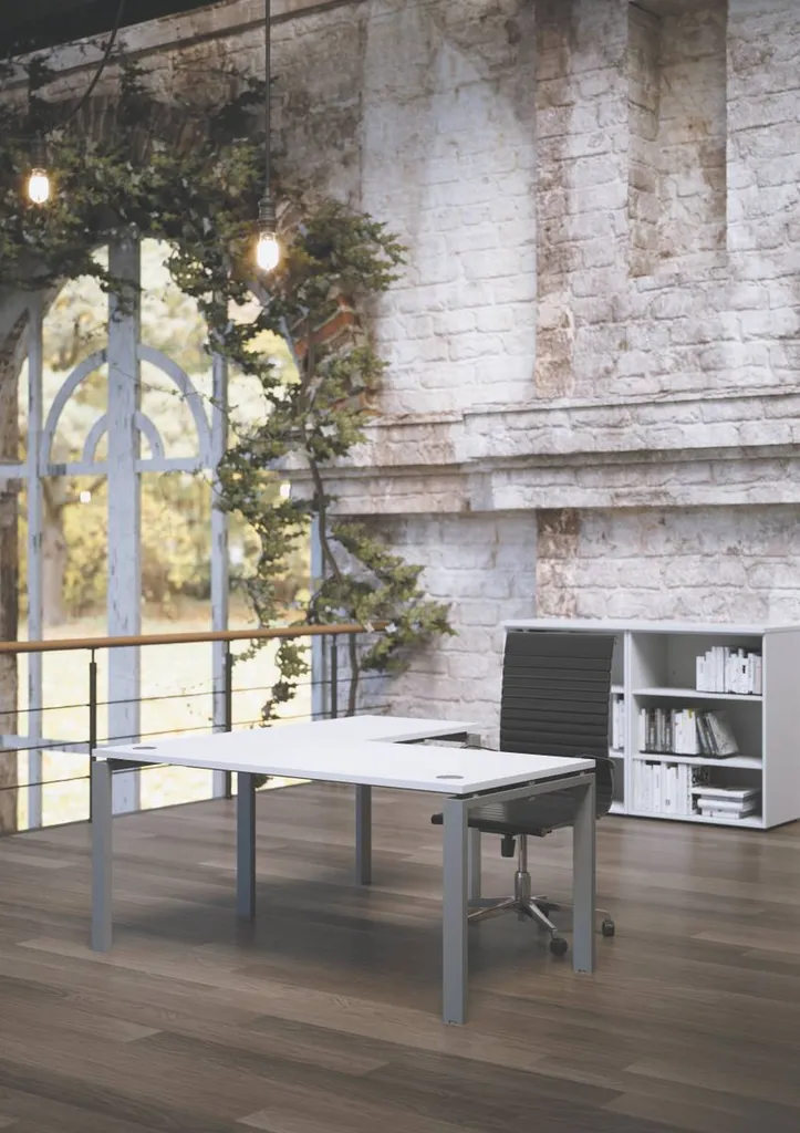 Bureau ASTRO rectangulaire avec retour à installer dans open-space à Nimes 