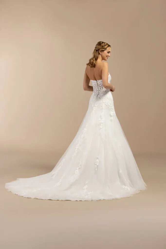 robe de mariée fluide dos nu