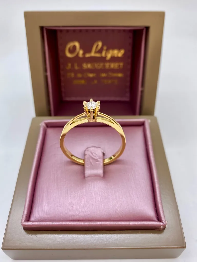 Acheter en ligne une bague solitaire diamant sur or 750/1000ème en dépôt vente chez Or Ligne 