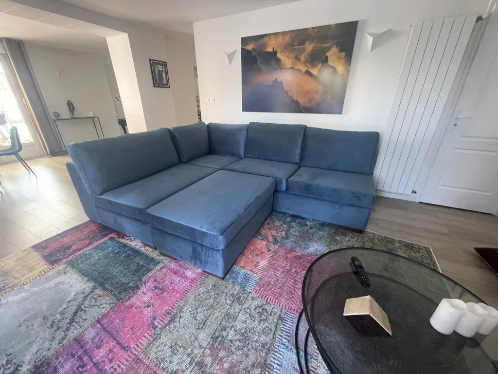 Canapé sur mesure livré à MERIGNAC