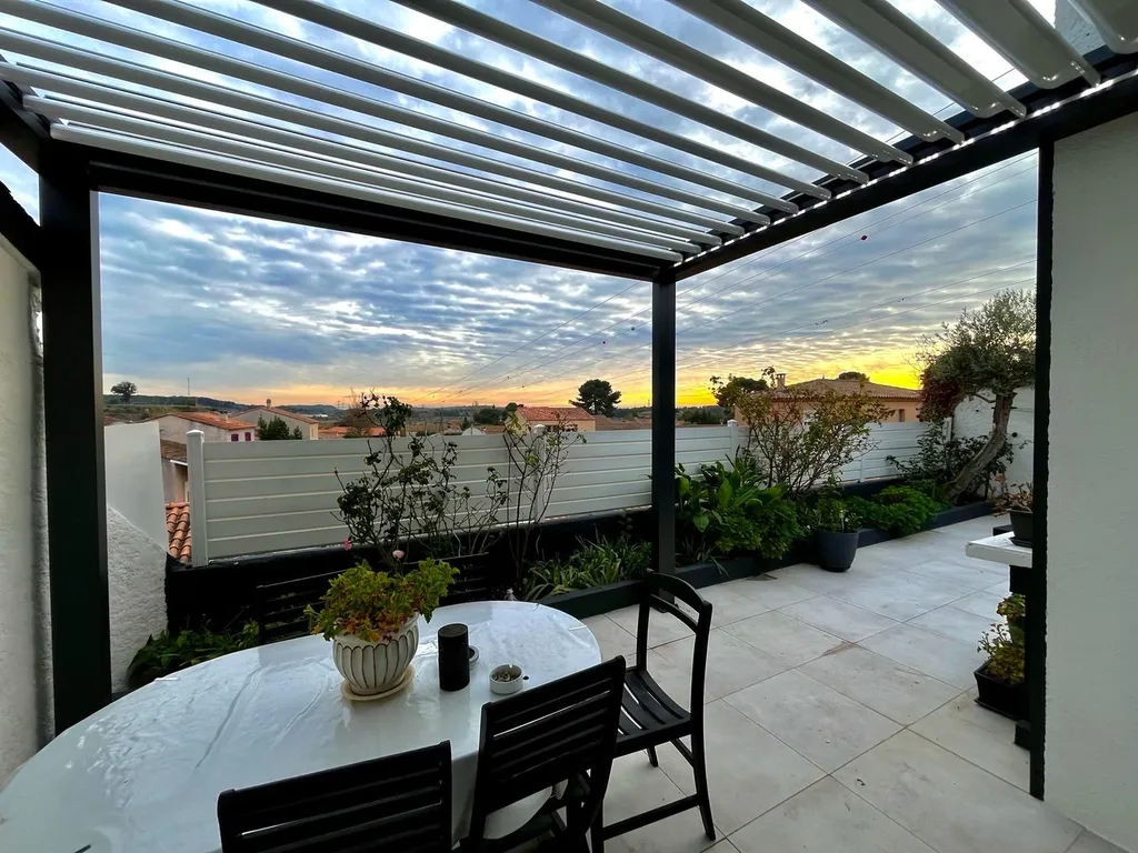 Mise en place d’une Pergola bioclimatique IZI sur Martigues