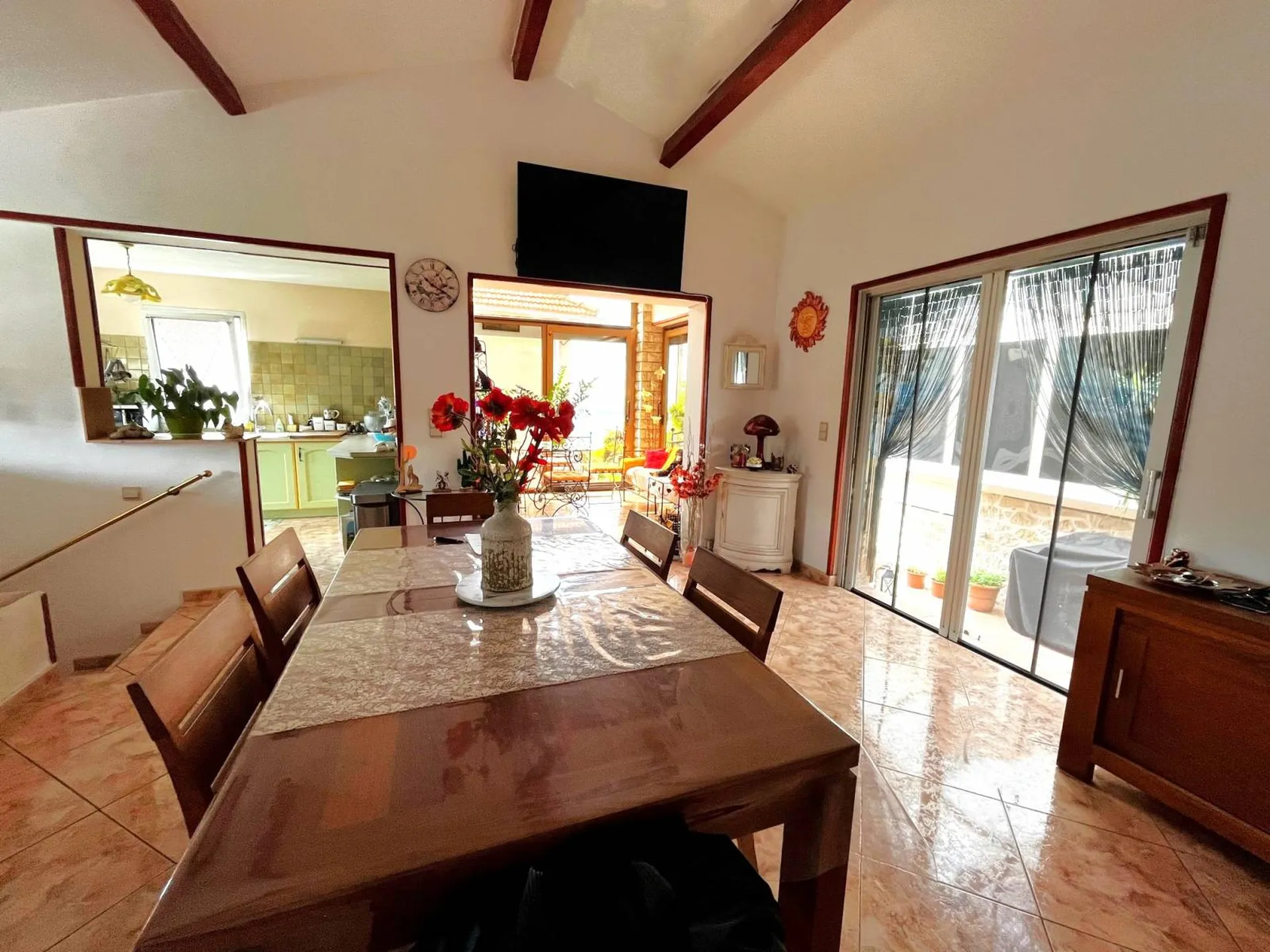 Vente maison de ville T5 Cassis  avec parkings, terrasses et échappée sur mer à 200 m du port