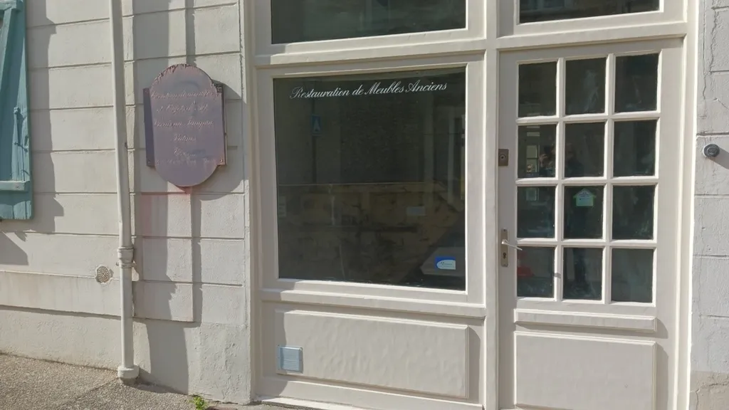 Devanture local commercial à Fourqueux 