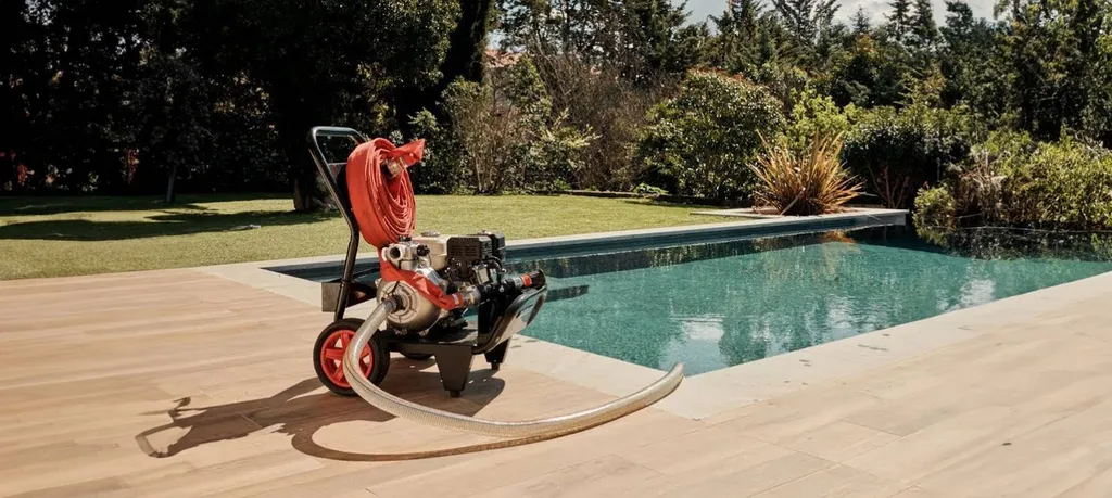 Arrêter un incendie grâce à son Pool Sam