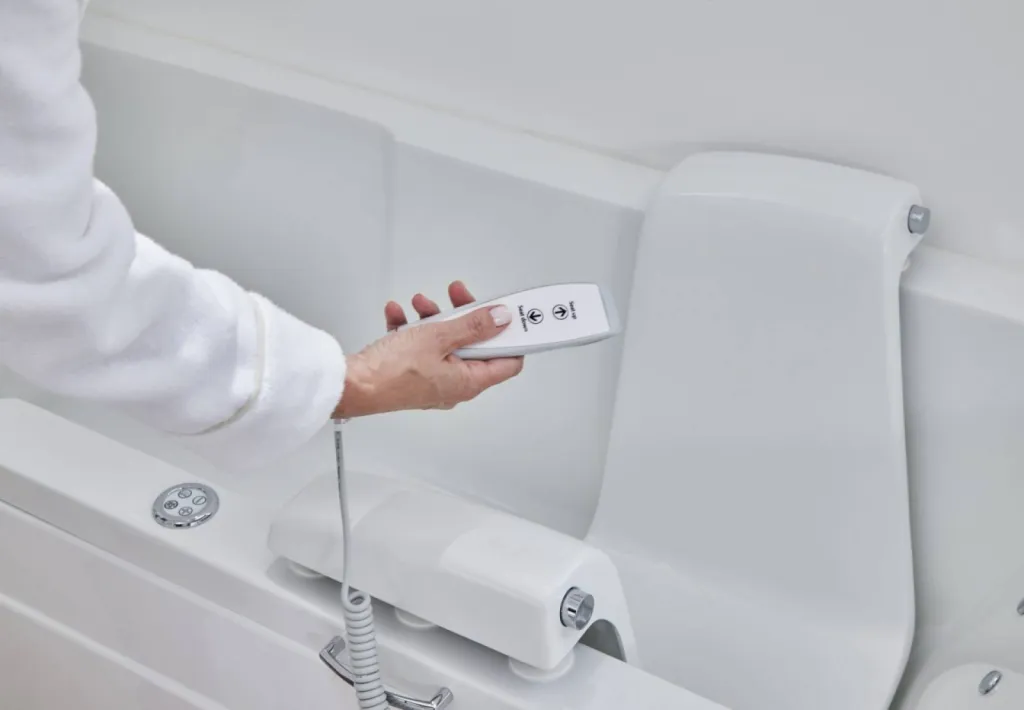 Baignoire à porte avec siège électrique relevant Montana