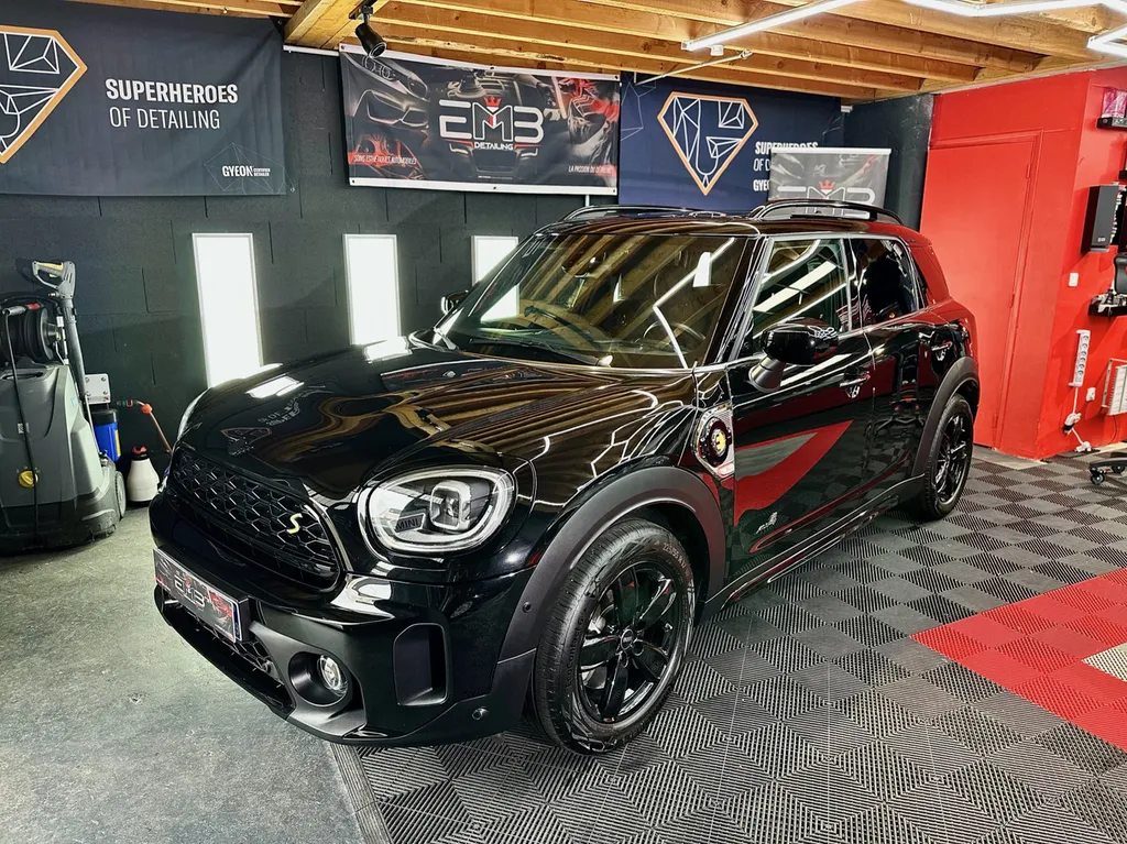 Traitement céramique & polissage multi-étapes sur Mini Countryman – EMB Detailing, spécialiste à Vaugneray (Lyon Ouest)