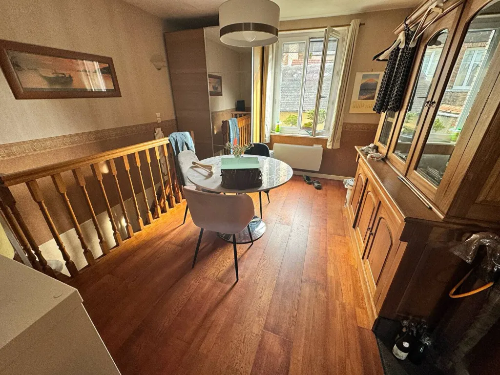 A vendre immeuble de rapport en très bon état, 4 lots sur la commune d'Elbeuf sur seine 76500, proche de tous commerces