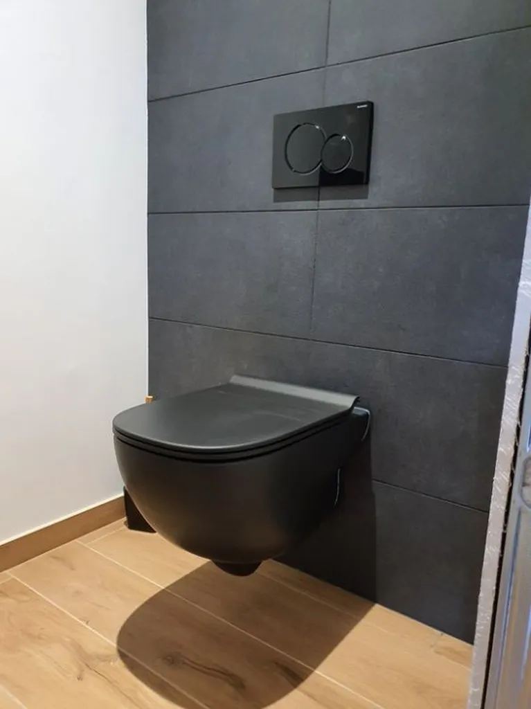 WC SUSPENDU NOIRE A DECINES