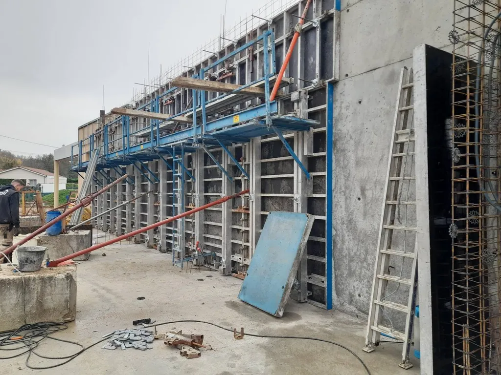 Incorporation de boitier électrique dans des murs béton