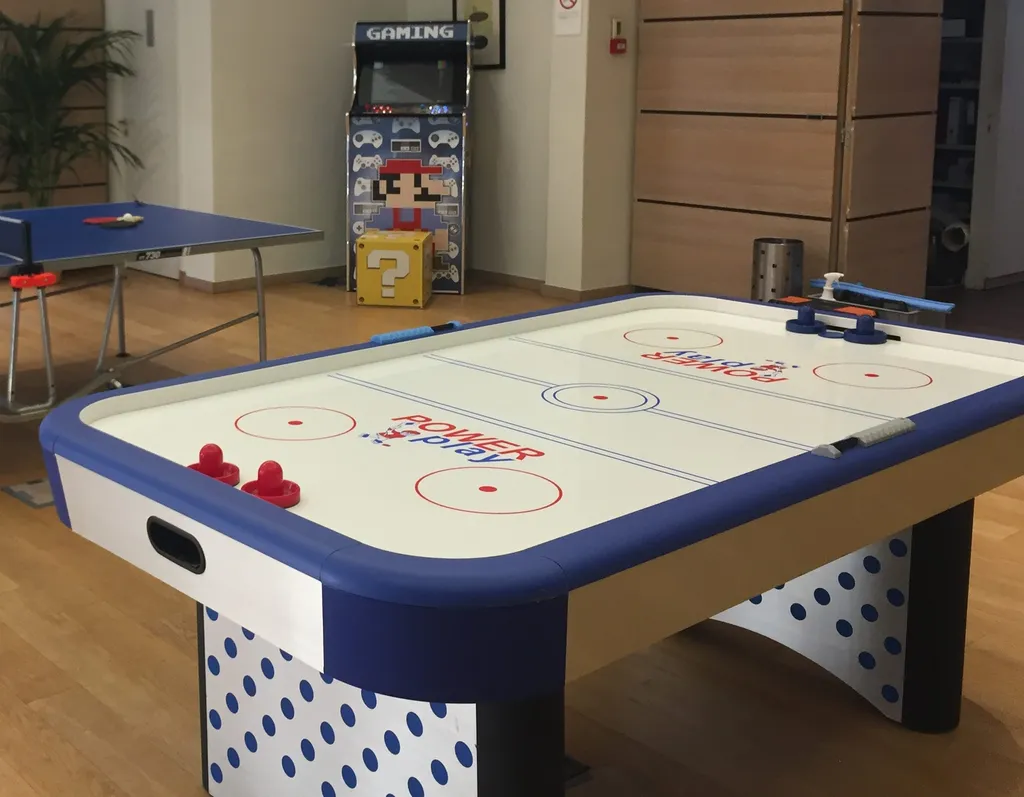 Air Hockey