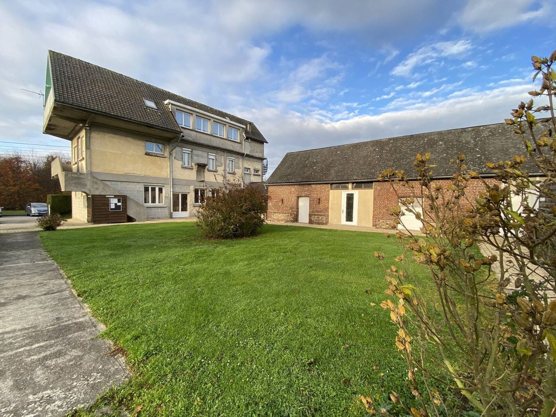 Ensemble immobilier aux portes de Dieppe, activité de gîtes en cours, Normandie, 76