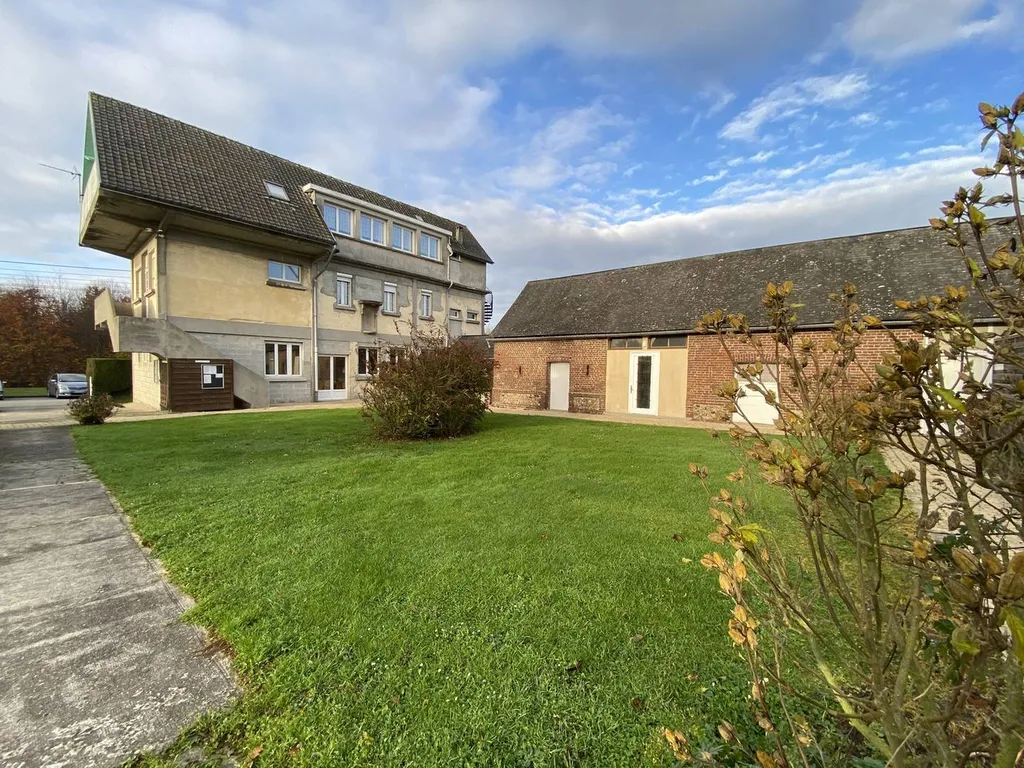 Ensemble immobilier aux portes de Dieppe, activité de gîtes en cours, Normandie, 76