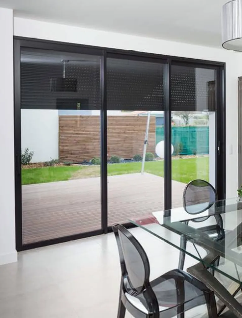 Devis pour la fourniture et l'installation de fenêtres et portes-fenêtres aluminium K-Line double vitrage à Caluire