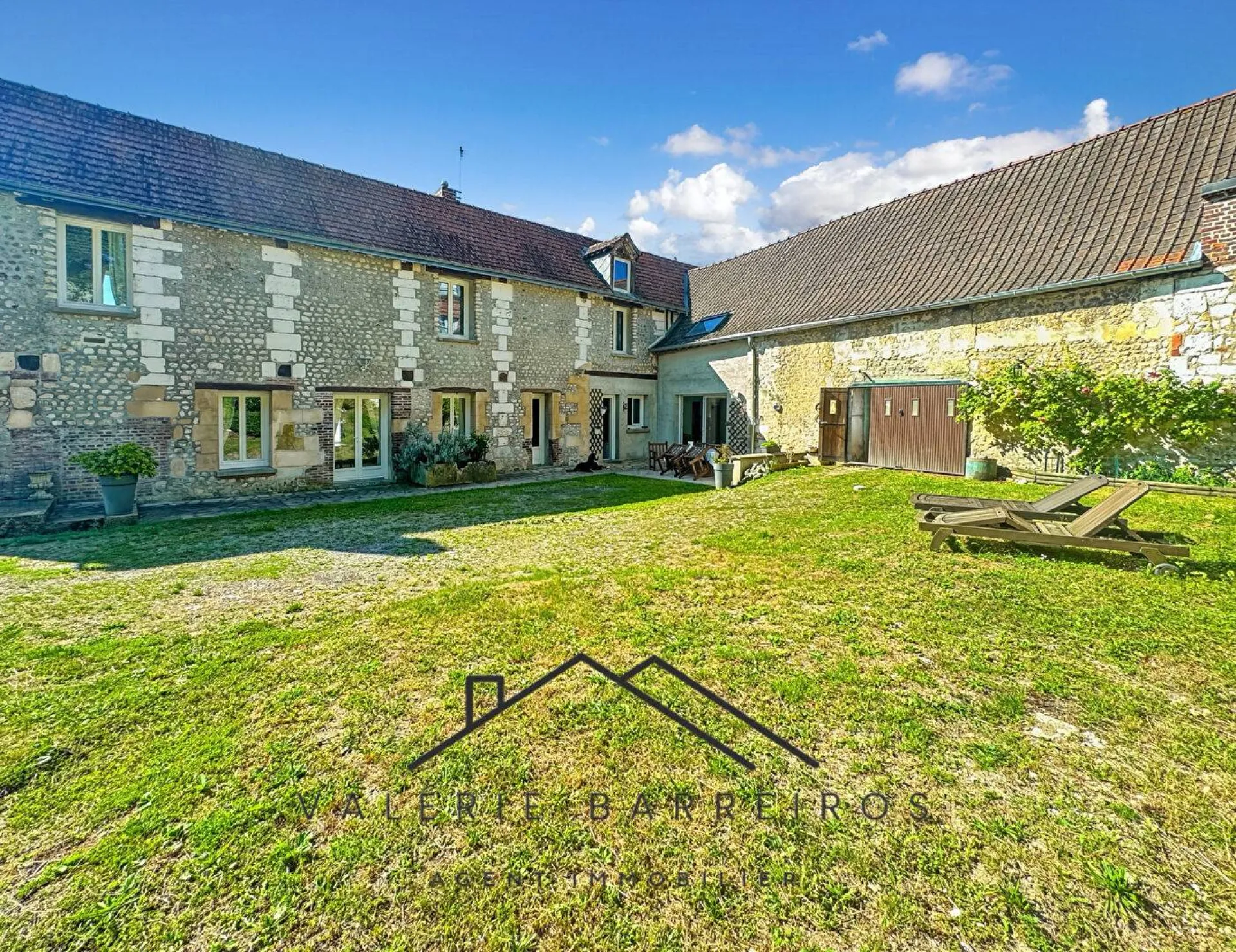 A SAISIR CHARMANTE MAISON DE 210 M² EDIFIÉE SUR UN TERRAIN DE 500 M² SUR LA COMMUNE DE SAINT AUBIN LES ELBEUF 76410