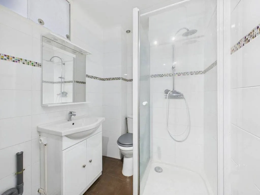 A Vendre 2 Pièces Bécon les Bruyeres Métro Ligne 3