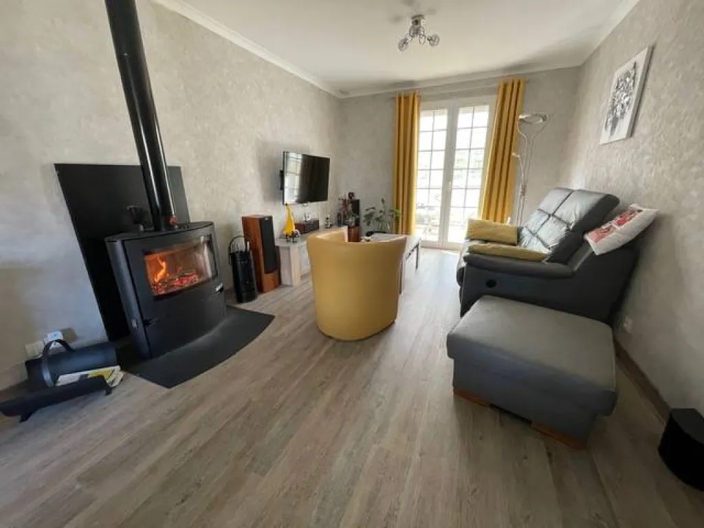 JOLI PAVILLON PLAIN PIED SUR SOUS SOUS TOTAL PARFAITEMENT ENTRETENU