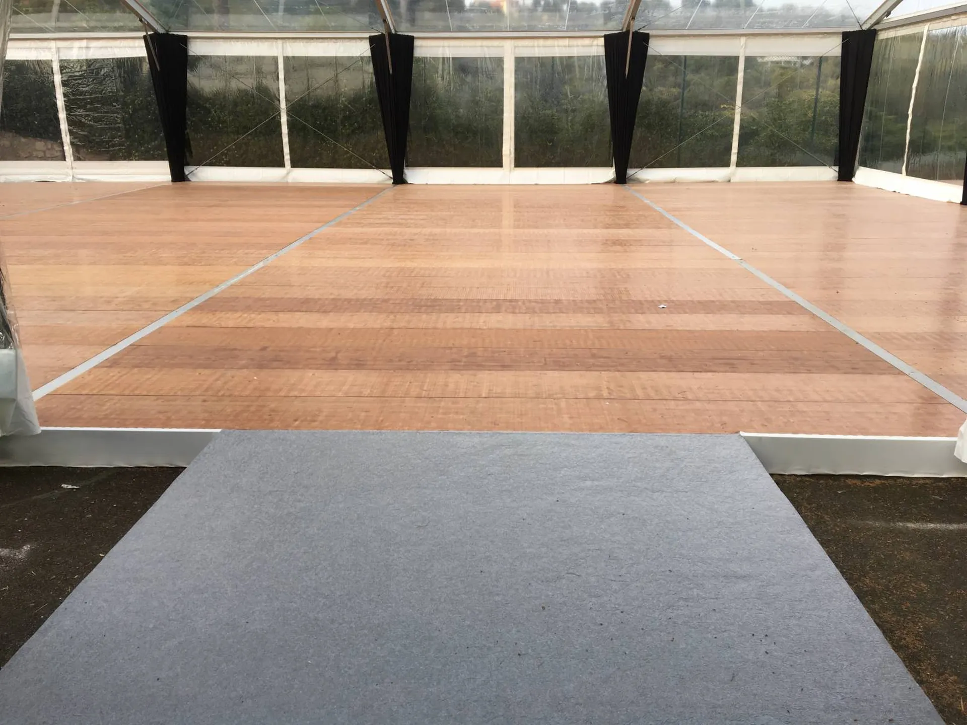 Rampes, escaliers sur mesure et habillage de plots