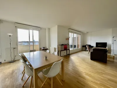 à vendre appartement  avec un espace atypique à vendre dans une résidence de standing à Rueil Malmaison avec terrasse et double parking