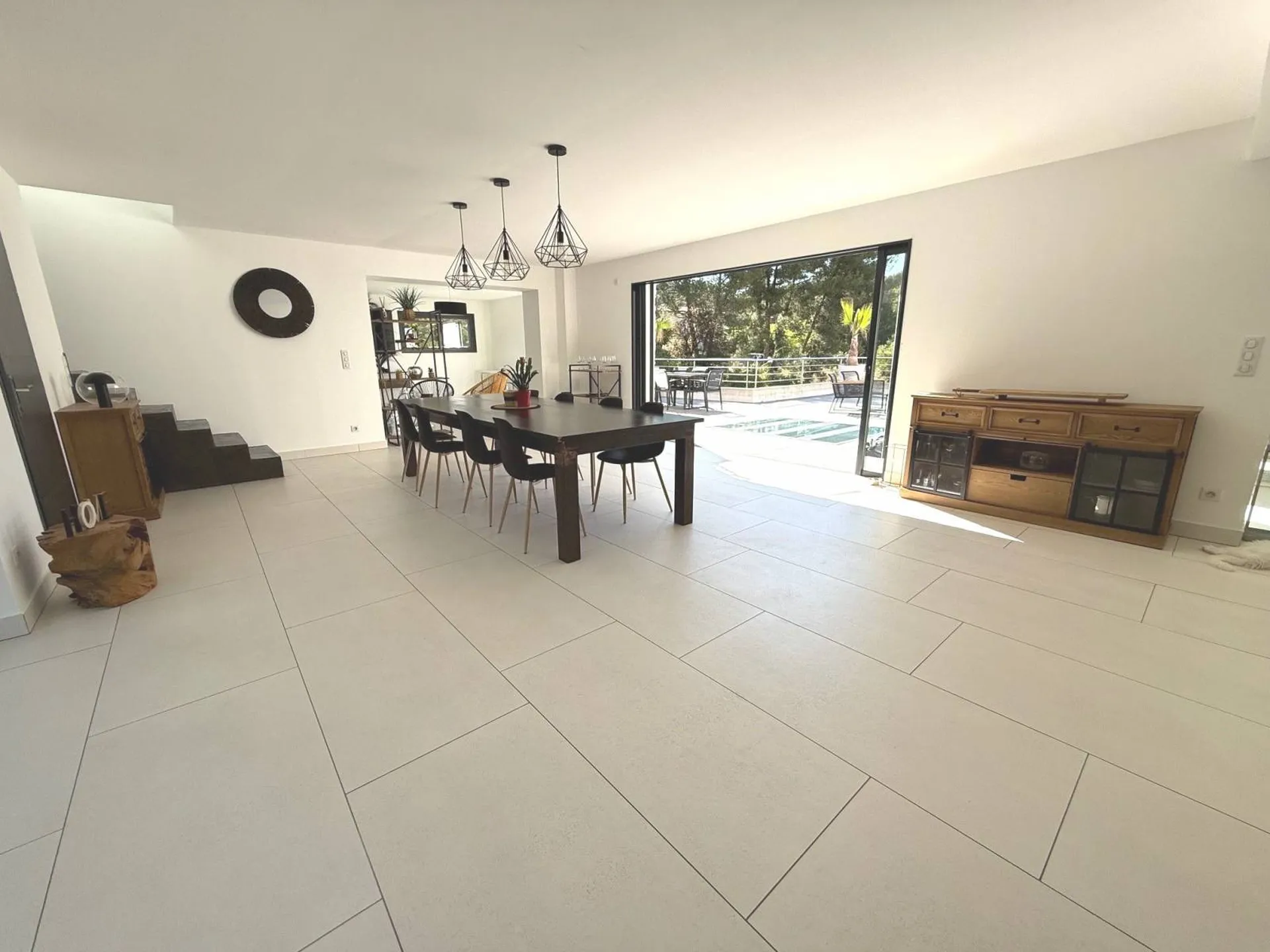 Vaste séjour lumineux