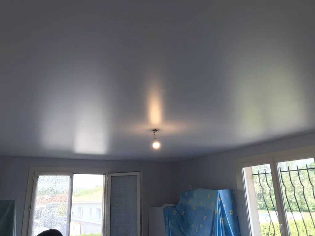 Pose plafond tendu BARRISOL satiné blanc cuisine Muret