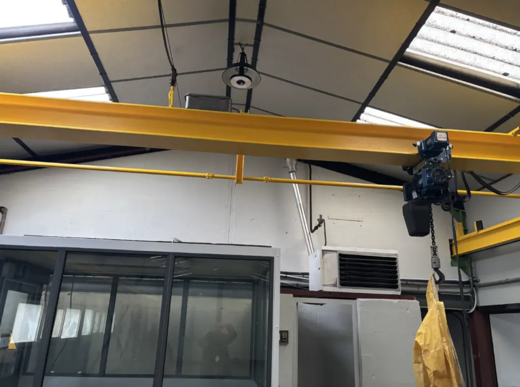 SAINT ROMAIN DE COLBOSC - LOCAUX D'ACTIVITES DE 1 250 m²