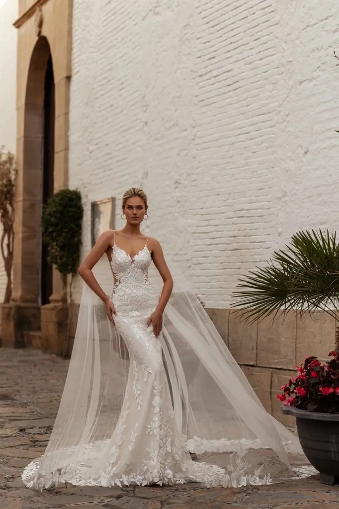 Robe de mariée sirène avec voile amovible en dentelle à Marseille