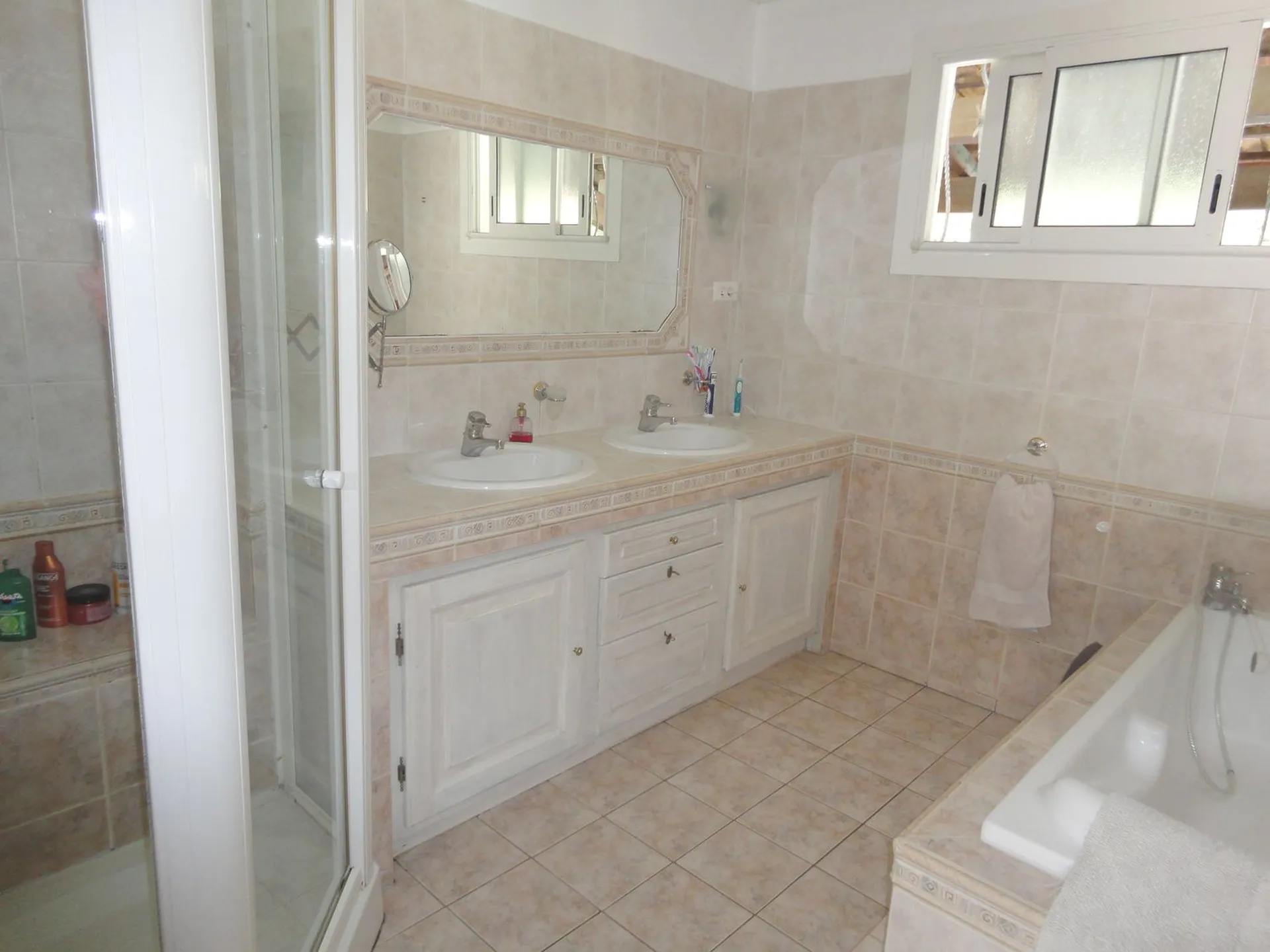 vente maison avec piscine à carnoux de plain pied