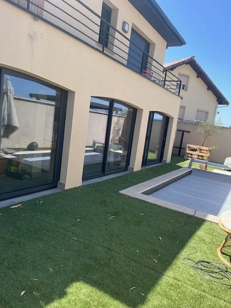 Baies vitrées coulissantes en aluminium