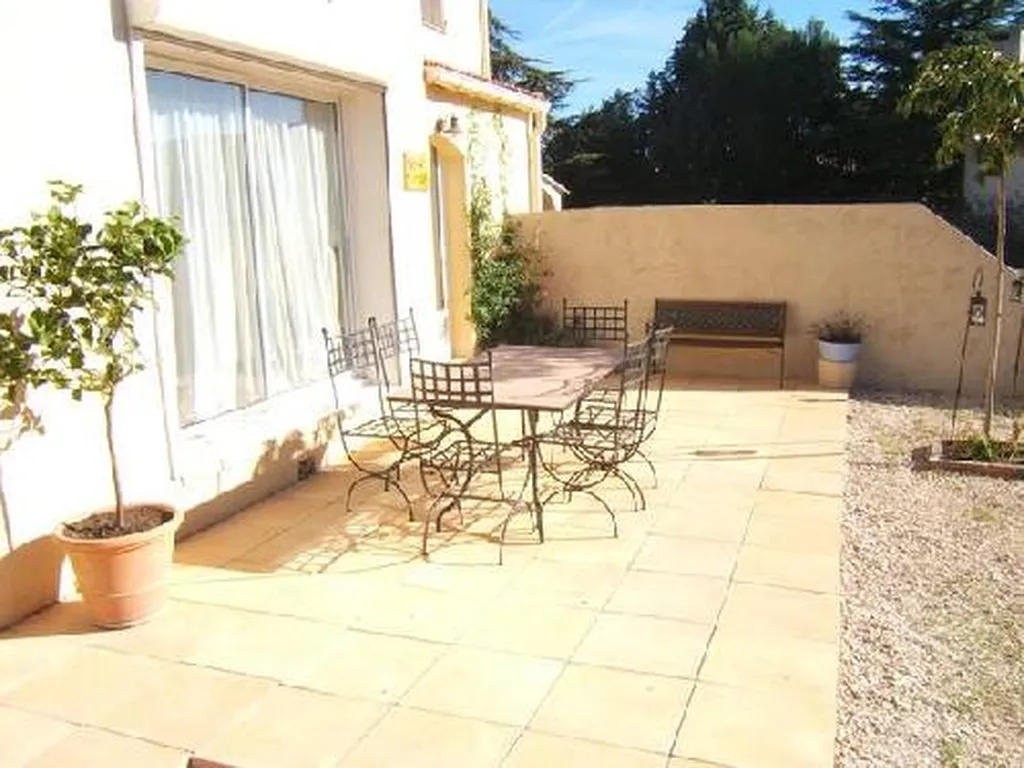 Vente appartement Roquefort La Bédoule en rez de jardin avec piscine