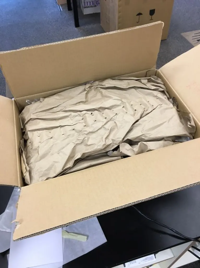 Colis à expédier à Hong-Kong avec emballage spécifique au départ de Lyon