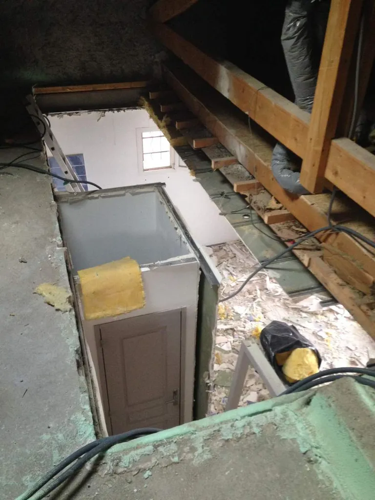 Aménagement des combles d'une maison individuelle à Eyguières - trémie du futur escalier