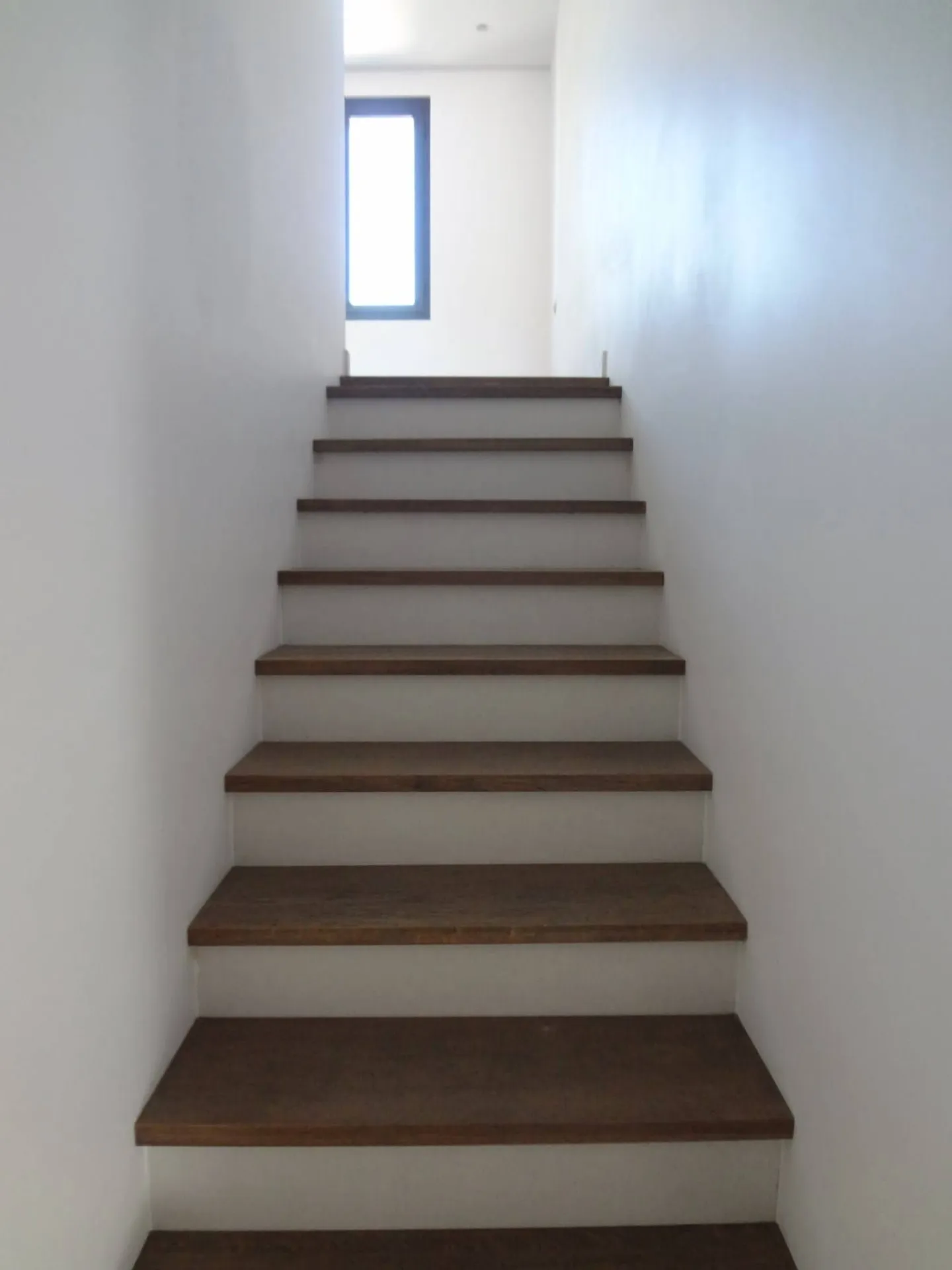 marche d'escalier sur mesure en bois