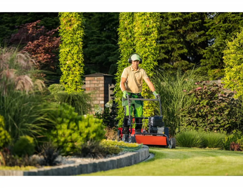 Employer un jardinier paysagiste CESU à Avignon dans le Vaucluse