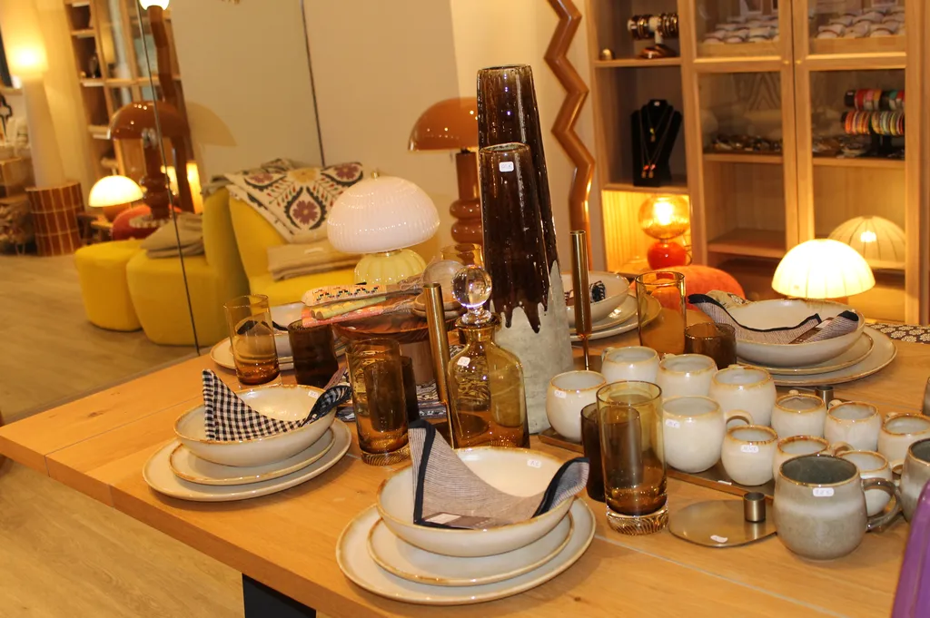 Choisir des tasses en céramique artisanale et des plats de présentation pour vos petits-déjeuners à Montpellier et l'Hérault chez Maison Sabrina
