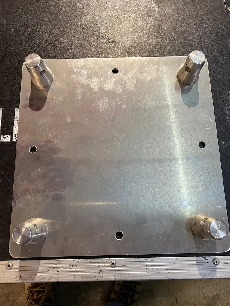 PLAQUE TOTEM POUR QUATRO 290