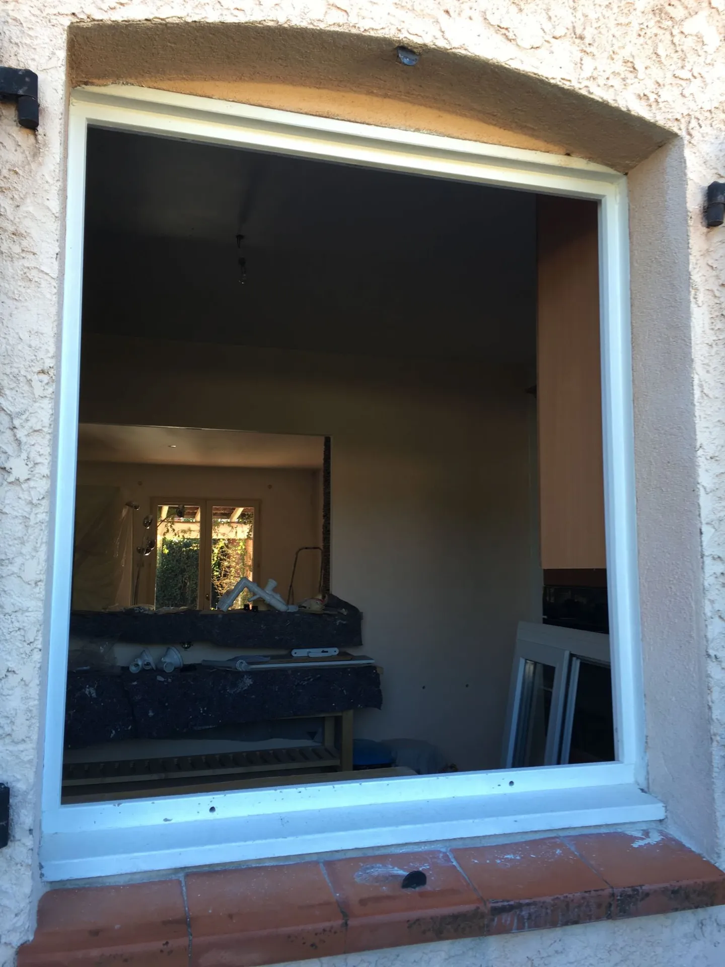 PENDANT vue du cadre de la fenêtre