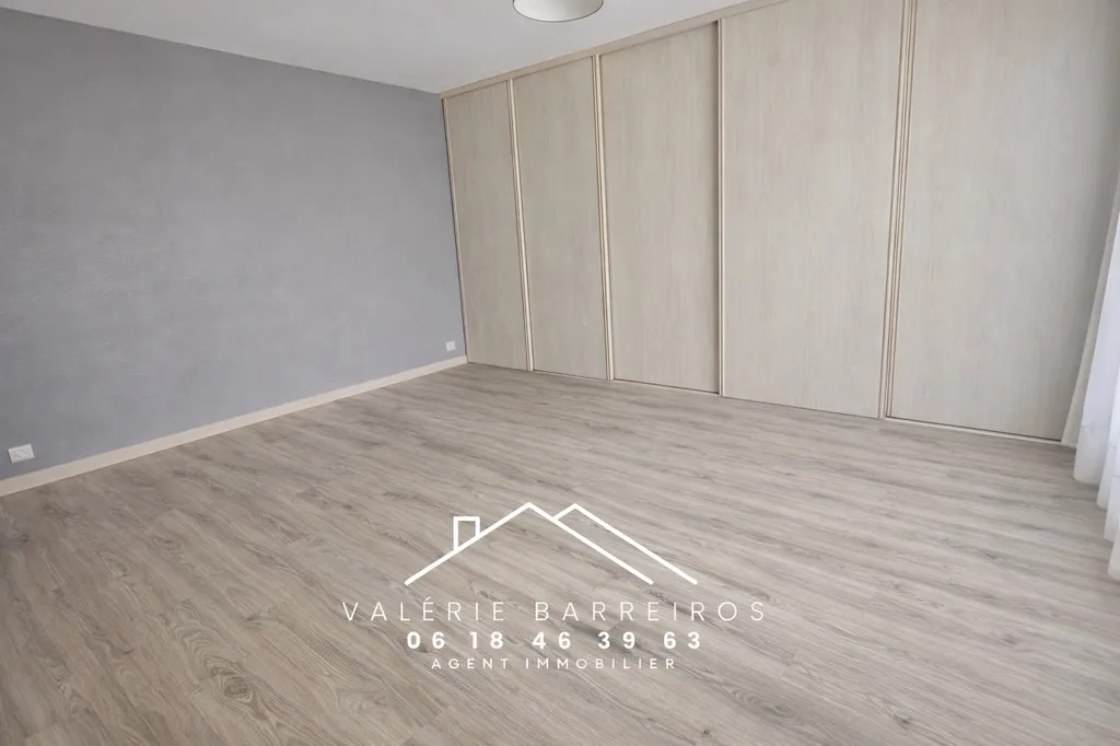 A vendre sur la commune de ST PIERRE LES ELBEUF pavillon de plain-pied de 120 m² sur 600 m² de terrain