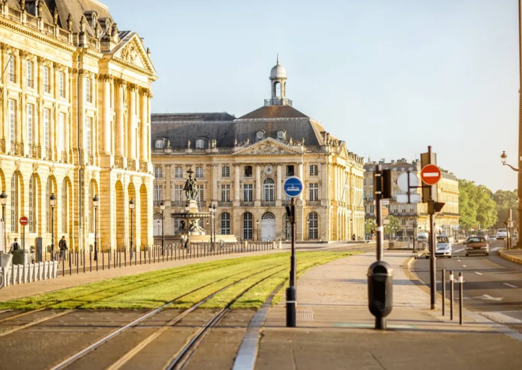 Pourquoi faire appel à une agence immobilière pour une estimation gratuite à Bordeaux Caudéran ?