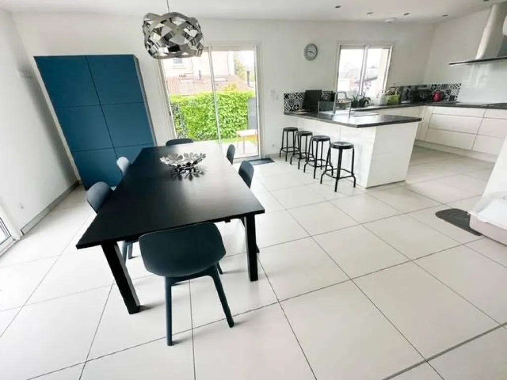 garage de 63 m² 76800