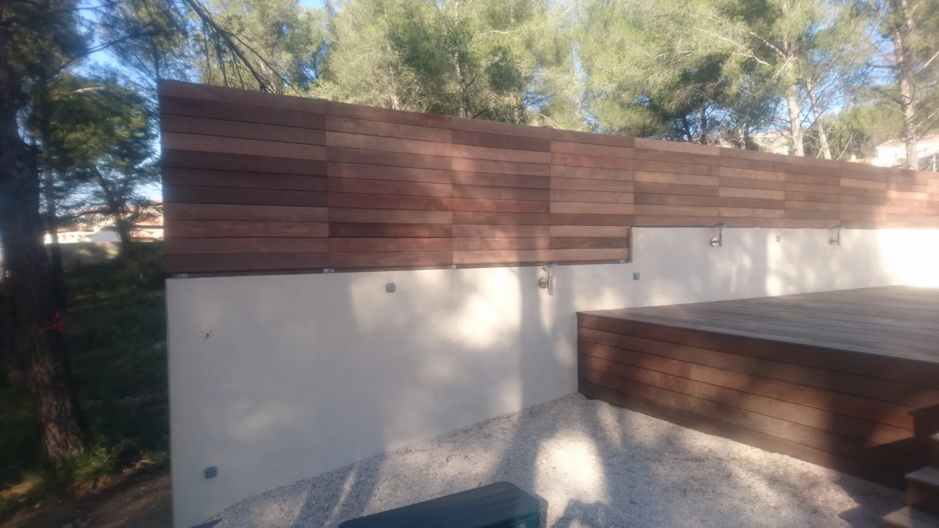 Palissade en bois exotique itauba et poteaux bois exotiques à ROGNAC