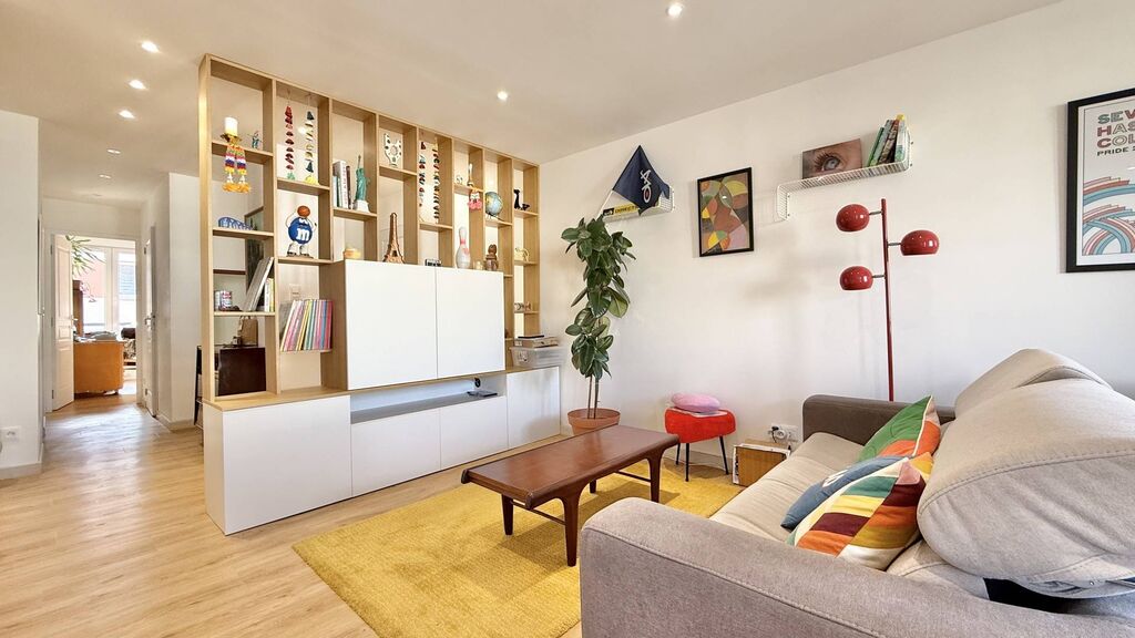 Appartement à vendre à Dieppe centre : un bien spacieux et fonctionnel au 3ᵉ étage d’une copropriété entretenue, proche des commerces et de la gare.