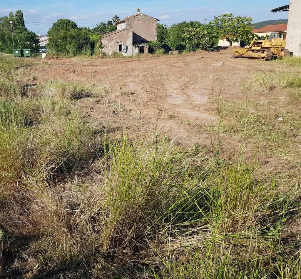 Terrain de SOLLIES-PONT 