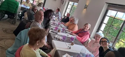 Les régimes alimentaires adaptés en EHPAD à Marignier : repas mixés, sans sel et spécial diabète au Clos Casaï en Haute-Savoie