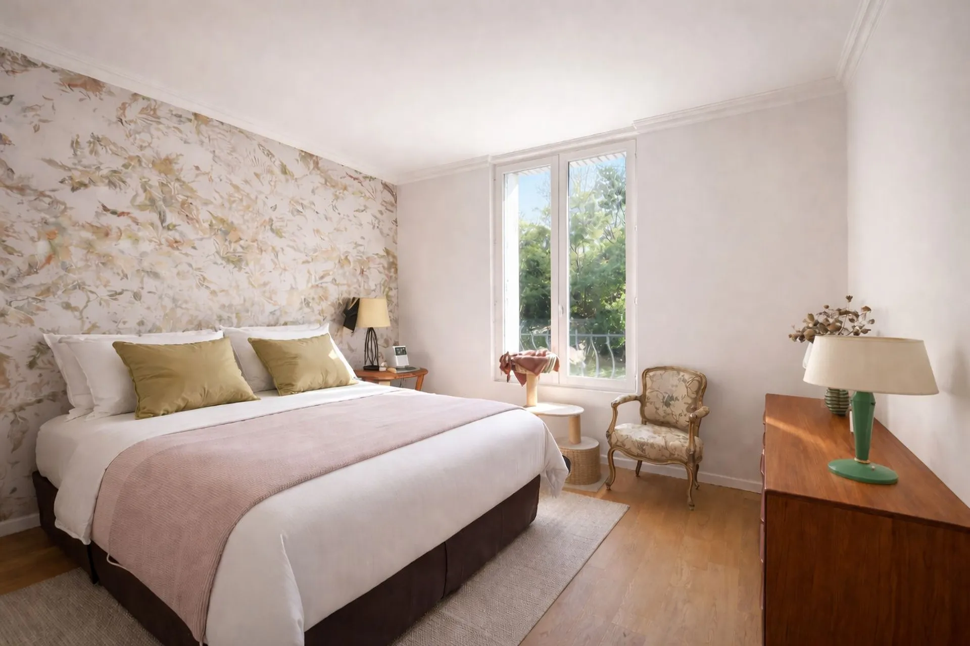 Chambre au premier étage avec espace dressing