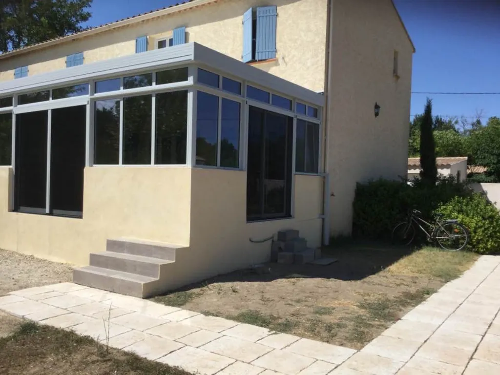 Mise en place d'une véranda toiture plate  sur Saint Martin de Crau 
