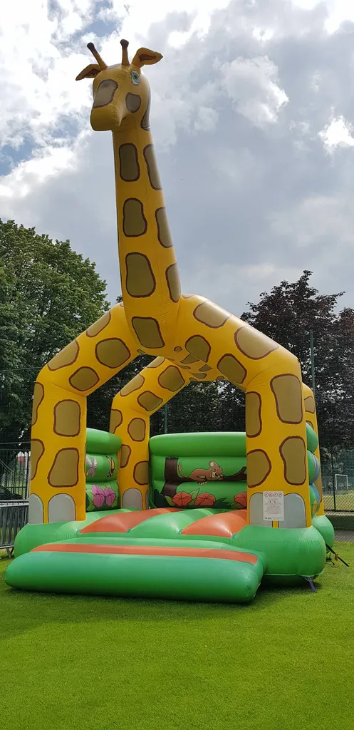 Structure gonflable Girafe château gonflable en vente en occasion