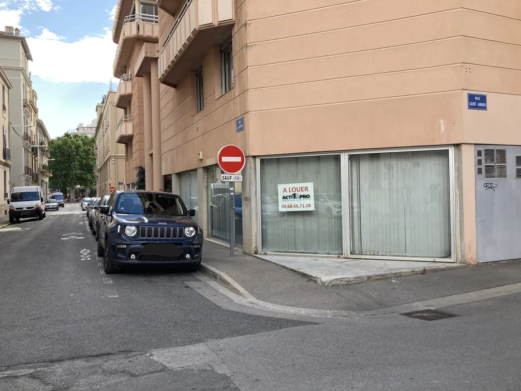 Opportunité immobilière : acquérir ou louer un bureau fonctionnel à Perpignan, idéalement situé en centre-ville de PERPIGNAN dans les Pyrénées-Orientales