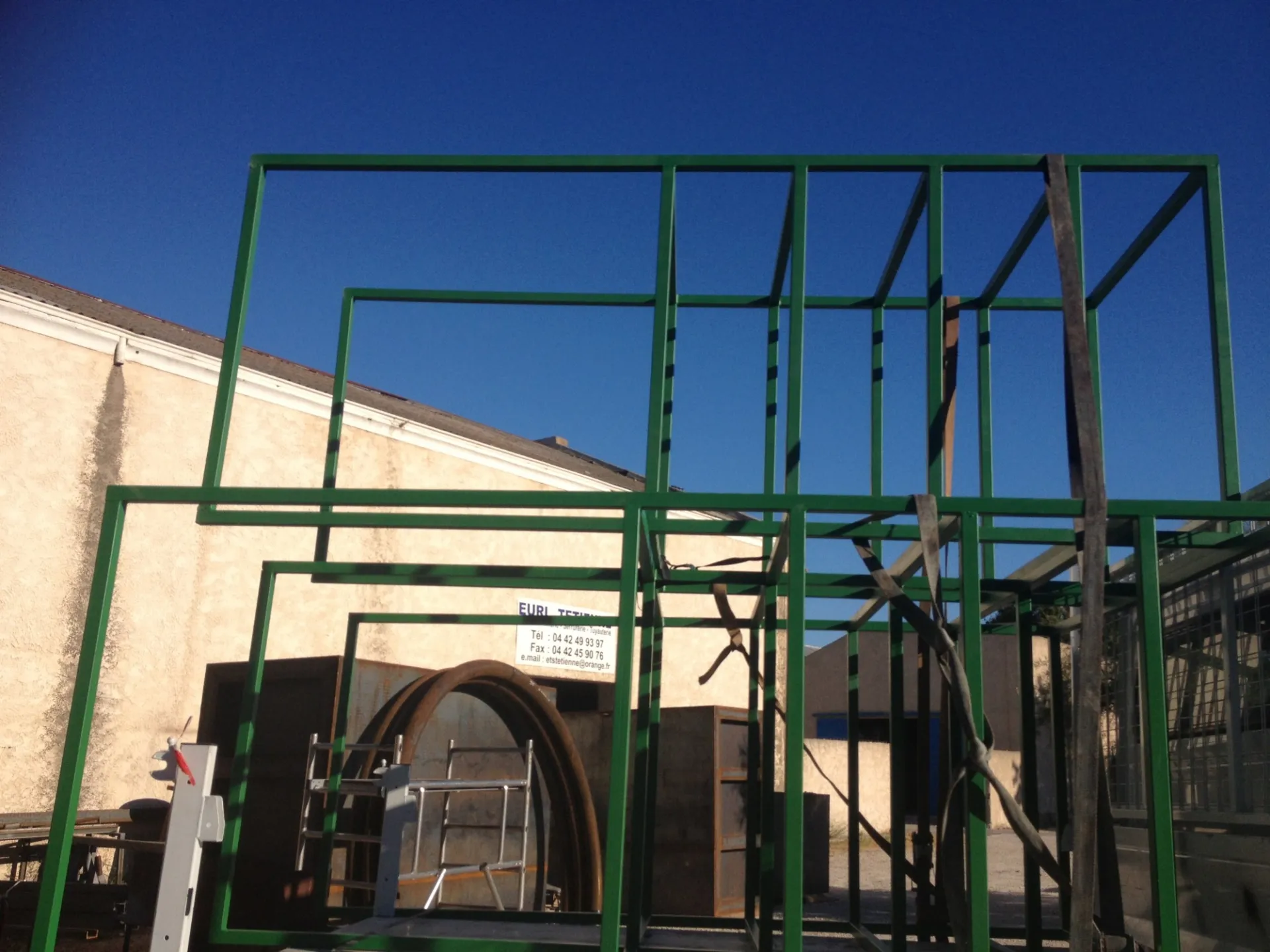 REALISATION SUR MESURE ETAGERES EN FER POUR RANGEMENT PALETTES ISTRES