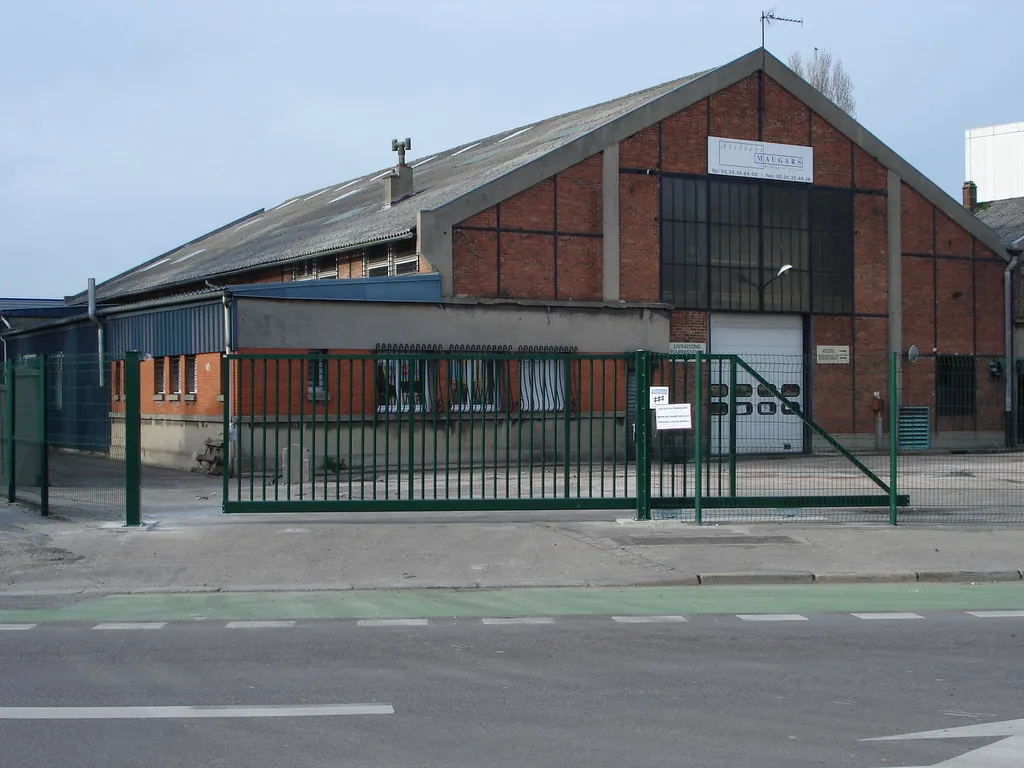 Installation de Portail grande dimension professionnel coulissant autoportant, Fermetures industrielles et Sécurisation de sites au Havre et sa Région ou Agglomération en Seine-Maritime 76